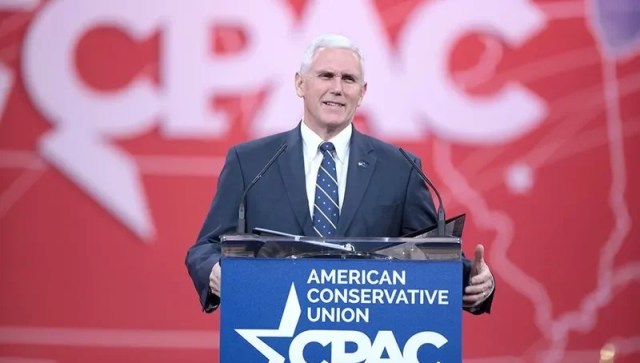 Pence moves into anti-Trump lane