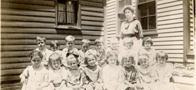 Indianapolis free kindergarten photographs, ca. 1900-1923