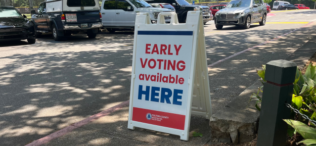 An early voting sign at Chastain Park Recreation Center. (Credit: Nava Rawls)