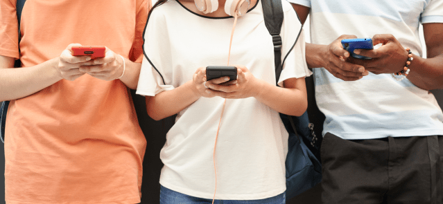 ‘A whole different atmosphere’: Committee tasked with examining students’ classroom cellphone use slated to hold 1st meeting