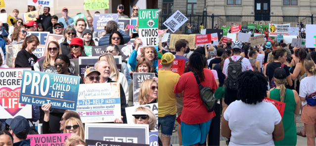 Advocates gather at the Georgia Capitol to express their opinions on abortion rights. (Credit: Georgia Life Alliance; Alessandro Marazzi Sassoon)